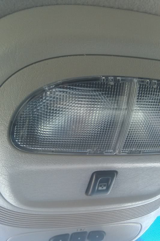 How do I take off Dome Light Cover? Chevy TrailBlazer, TrailBlazer SS