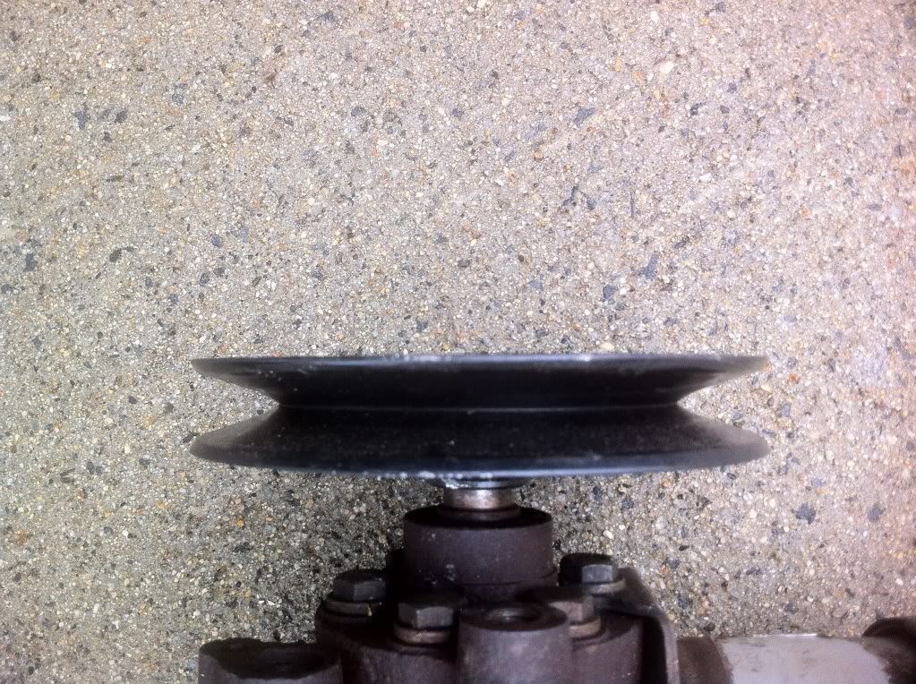 For Sale FJ60 Power steering pump with reservoir, pulley and bracket