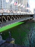 Met Saint Patrick's Day wordt de rivier groen geverfd...