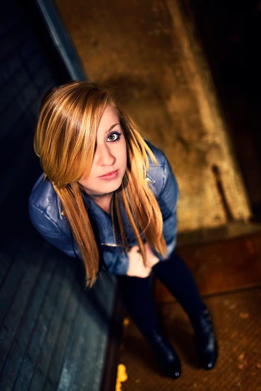 IMAGE: http://i57.photobucket.com/albums/g213/wallybud/KristinaCuteFace-Small-BlueGold.jpg