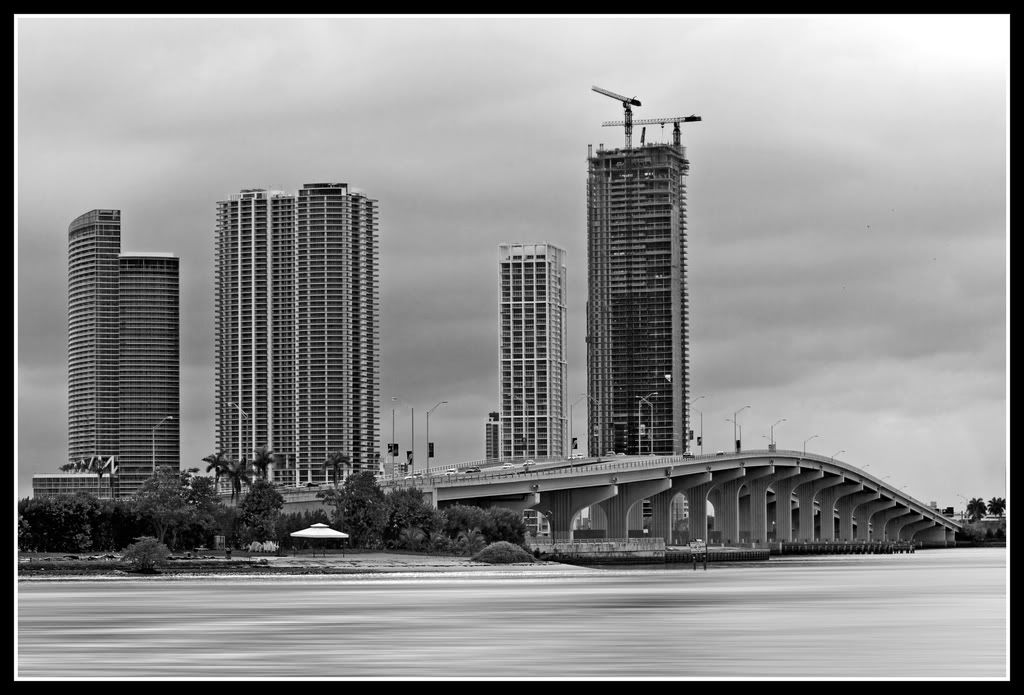 IMAGE: http://i57.photobucket.com/albums/g213/wallybud/MiamiBW.jpg