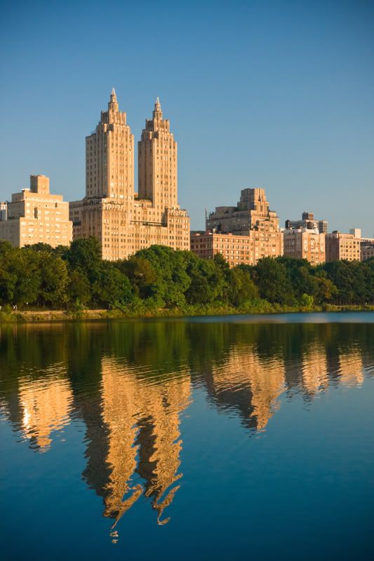 IMAGE: http://i57.photobucket.com/albums/g213/wallybud/NY_TwinReflection.jpg