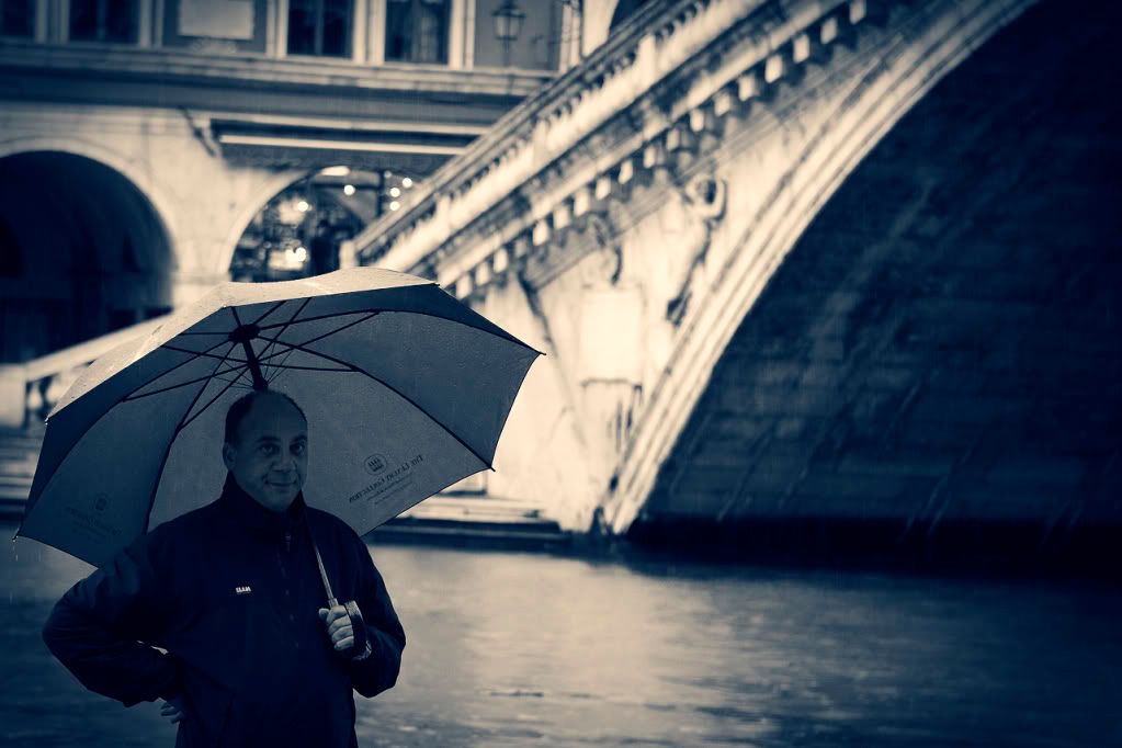 IMAGE: http://i57.photobucket.com/albums/g213/wallybud/Venice_Rain.jpg