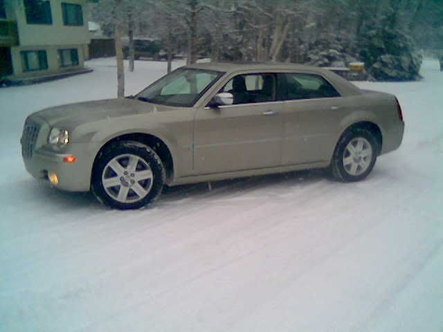 Chrysler 300 srt8 winter driving #3