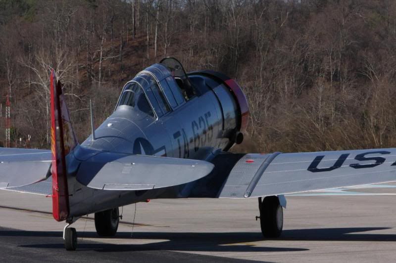 IMAGE: http://i57.photobucket.com/albums/g216/DealsGapCobra/Camera/Airport%202-7-09/IMG_4394.jpg