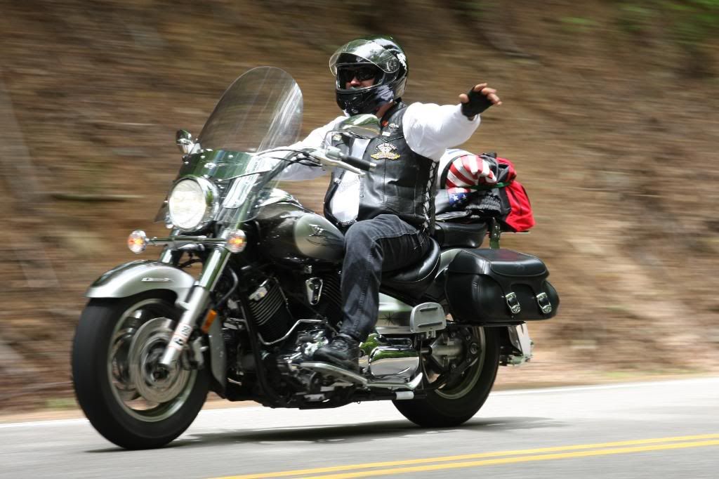 IMAGE: http://i57.photobucket.com/albums/g216/DealsGapCobra/Camera/Deals%20Gap%205-21-09/IMG_6119.jpg