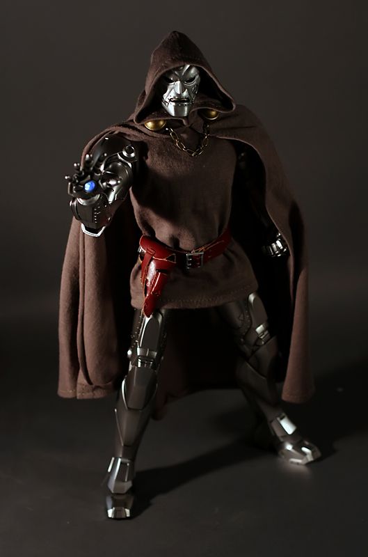 doctor doom hot toys