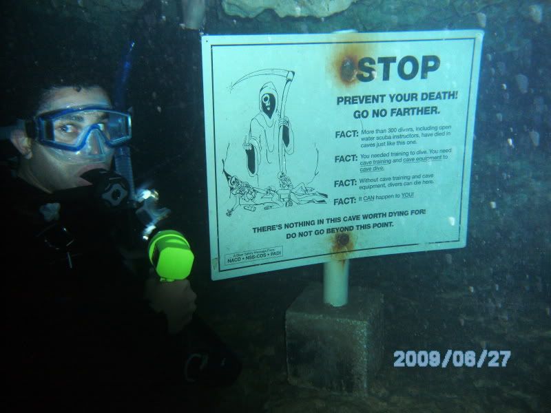 IMAGE: http://i57.photobucket.com/albums/g229/Darkarchangel1/Underwater%20Works/PICT0115.jpg