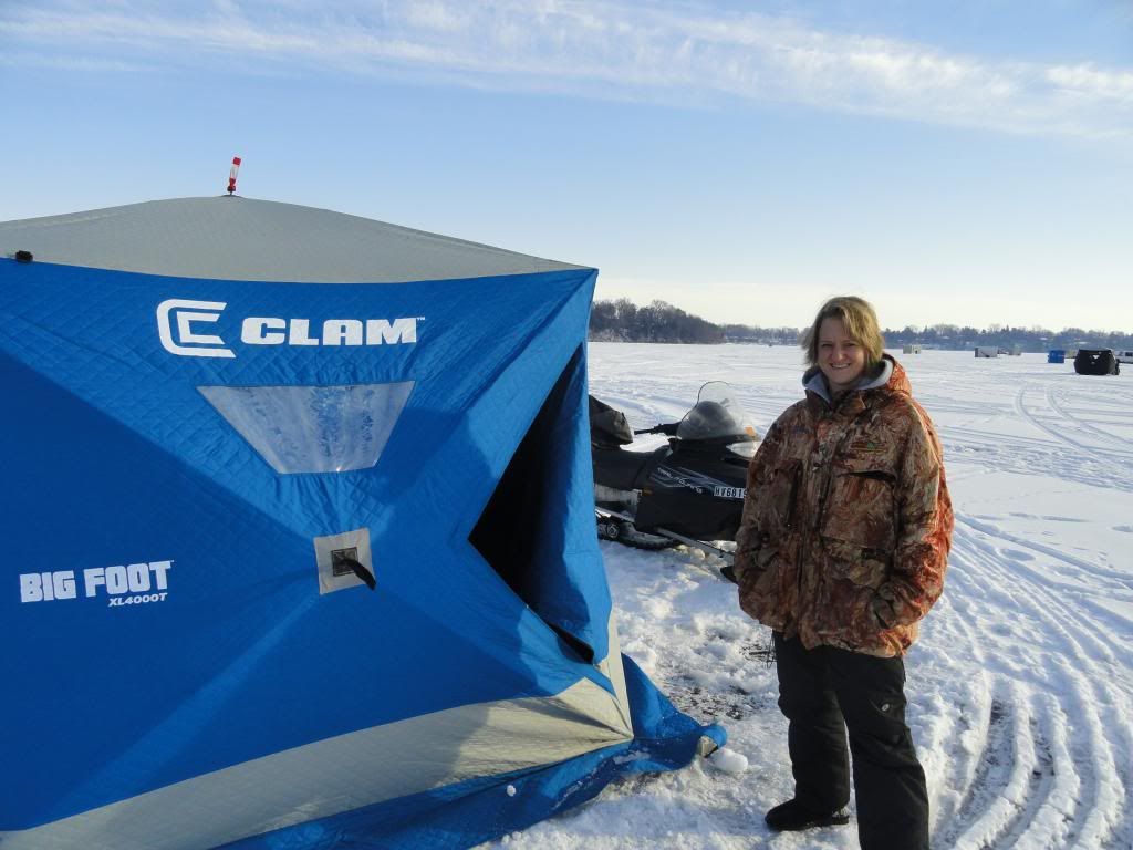 Clam XL 4000T Hub house Ice Fishing Outdoor ReCreation HotSpot