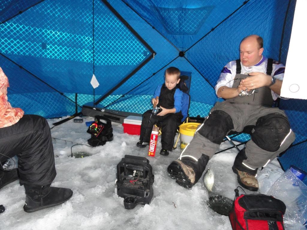 Clam XL 4000T Hub house Ice Fishing Outdoor ReCreation HotSpot