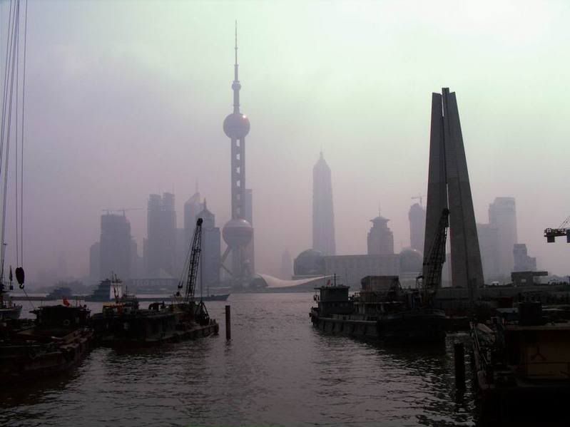 Foggy_Shanghai_by_BorisHusky.jpg