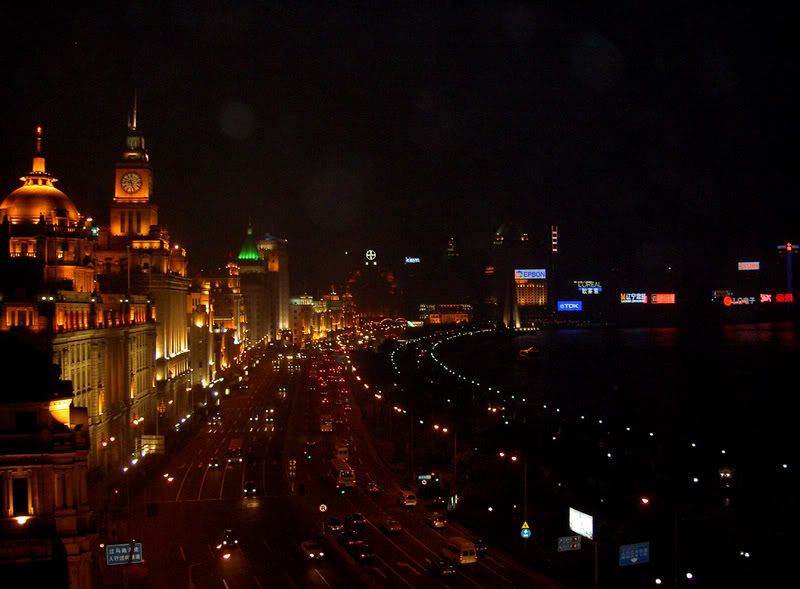 Shanghai_Bund_by_vorspeise42.jpg