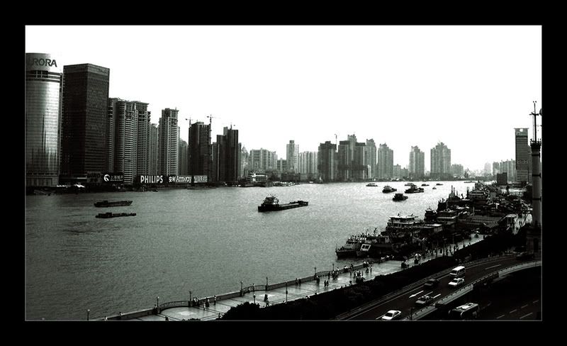 Shanghai___Pudong_vs__the_Bund_by_b.jpg