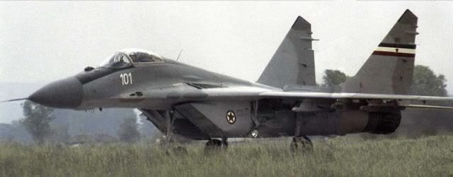 jrvipvo_mig-29_101_rolling.jpg