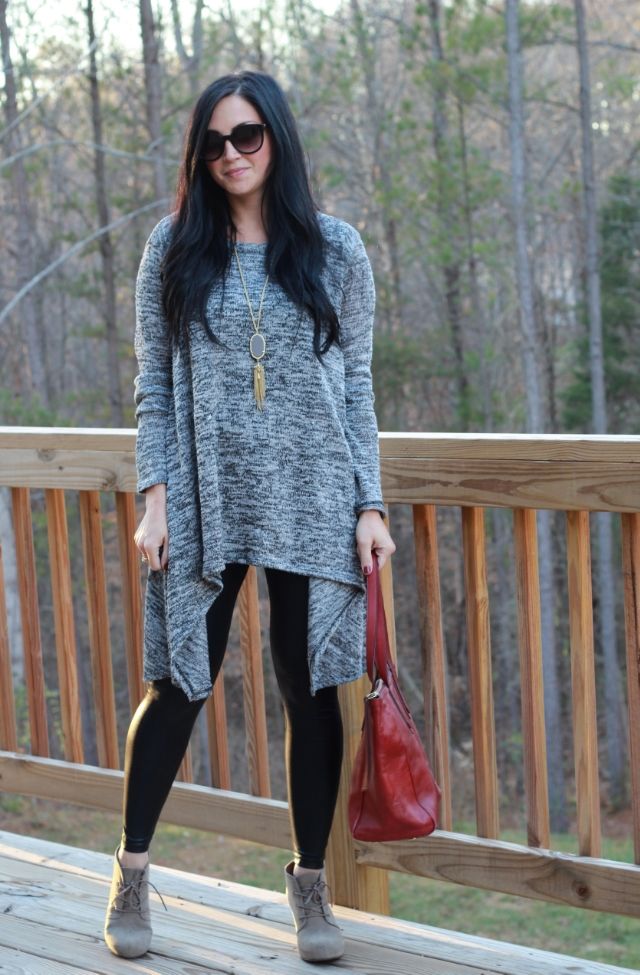 Leather leggings, booties, tunic. Via Stilettos and Diapers