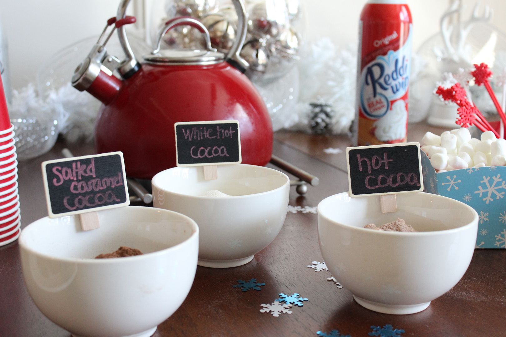 Easy Holiday Entertaining, Hot cocoa bar via Stilettos and Diapers