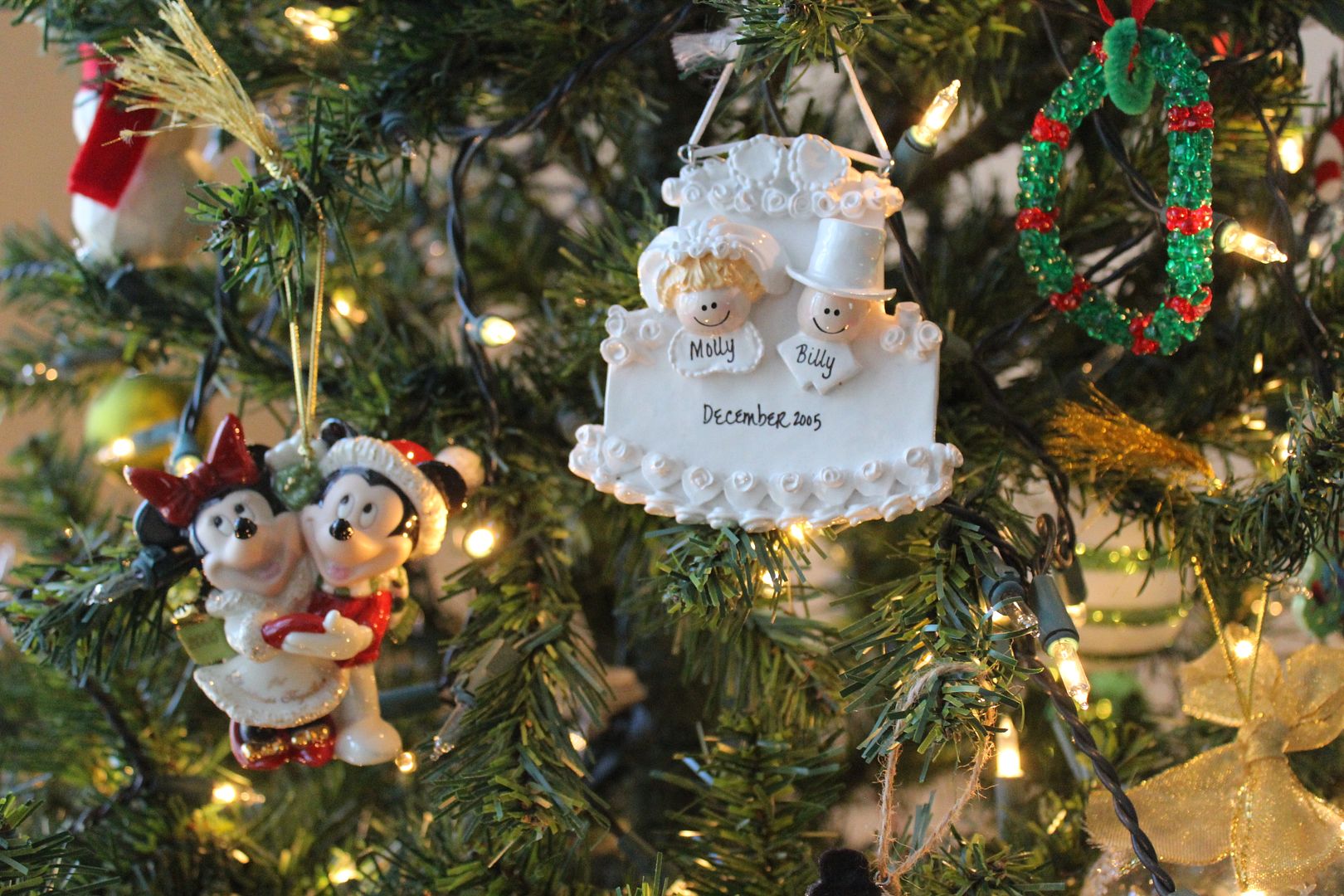 Christmas decor via Stilettos and Diapers