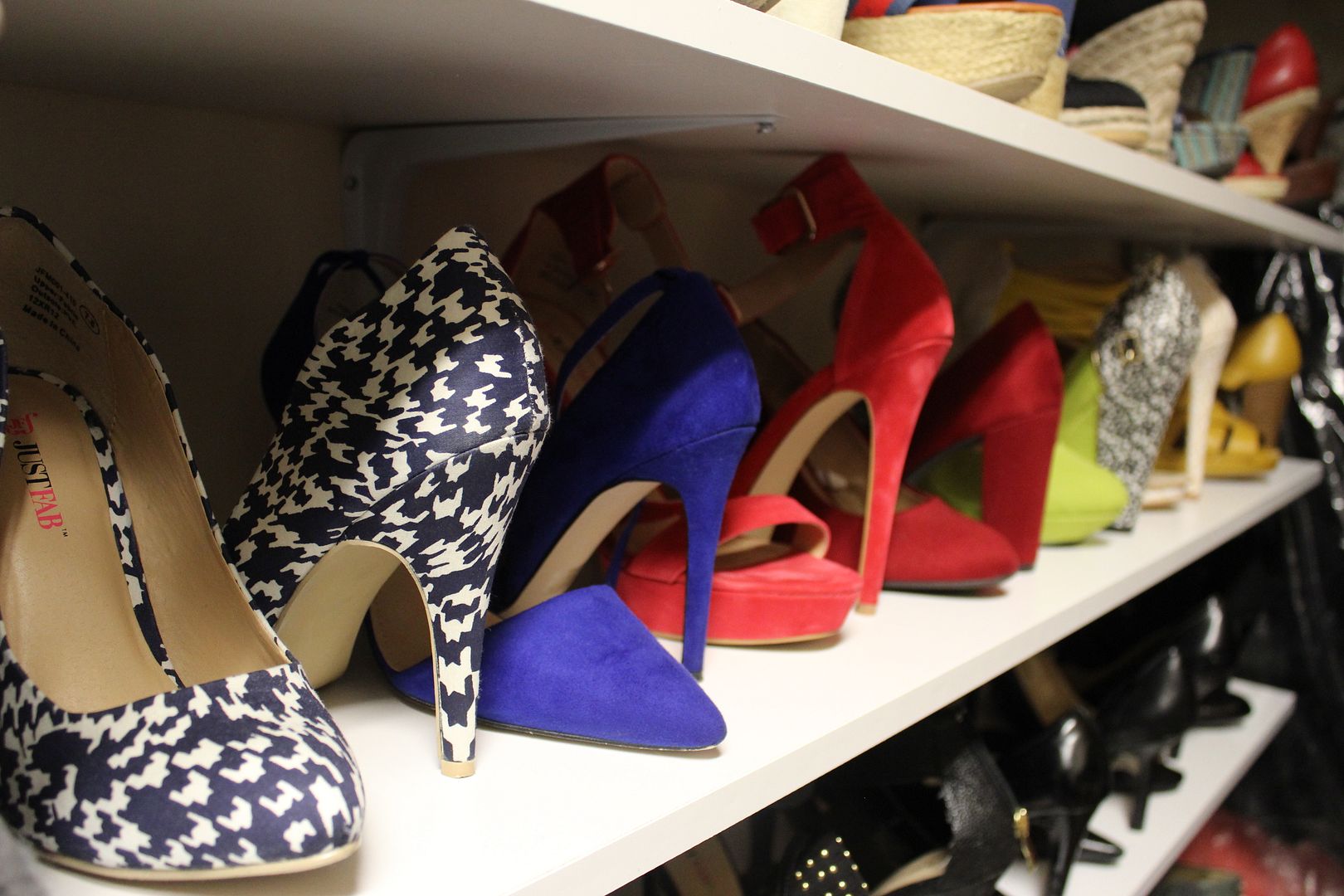 Stilettos and Diapers: DIY Shoe Organization Shoe shelves, diy