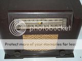   Philco 41 90 Code 121 Bakelite Plastic Tabletop Cathedral Radio  