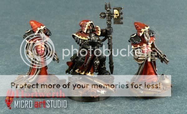 http://i57.photobucket.com/albums/g219/Hortwerh/Adeptus%20Mechanicus%202007/Technomagii/TechnomagosEngineseerRinhaelLeRo-7.jpg