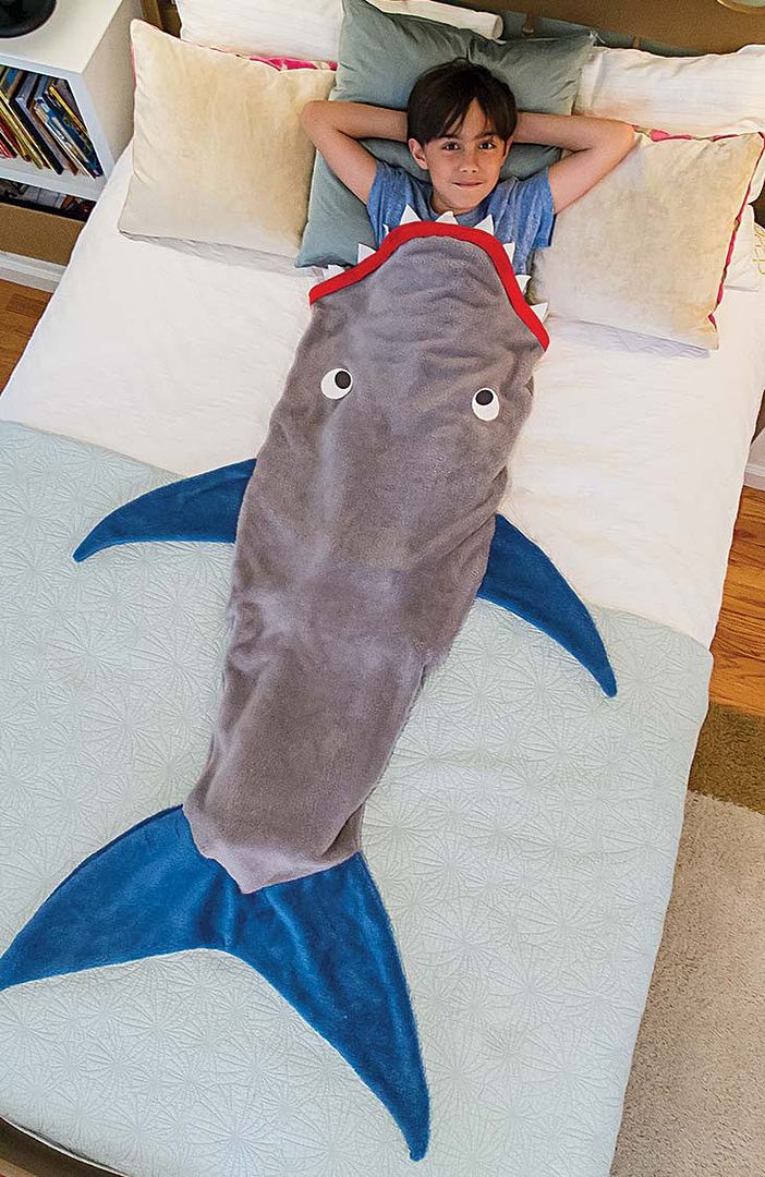 Shark tail blanket for kids: Love this!