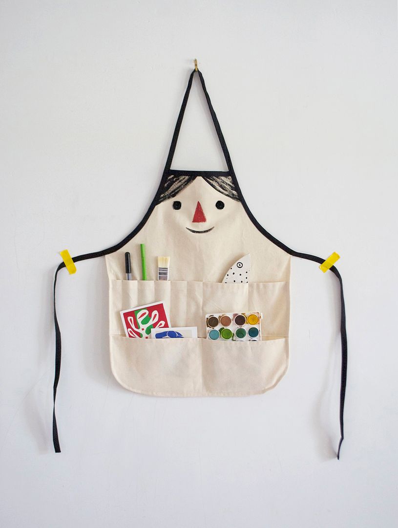 Back to school crafts: DIY kids craft apron tutorial via Mer Mag