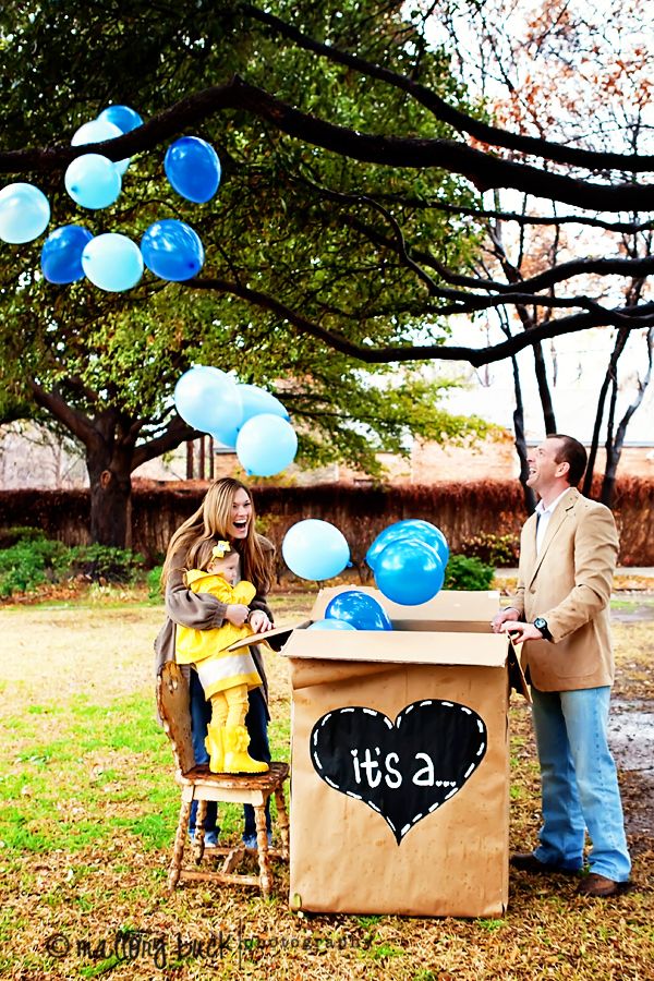 Balloon launch gender reveal surprise idea | Mallory Buck photography
