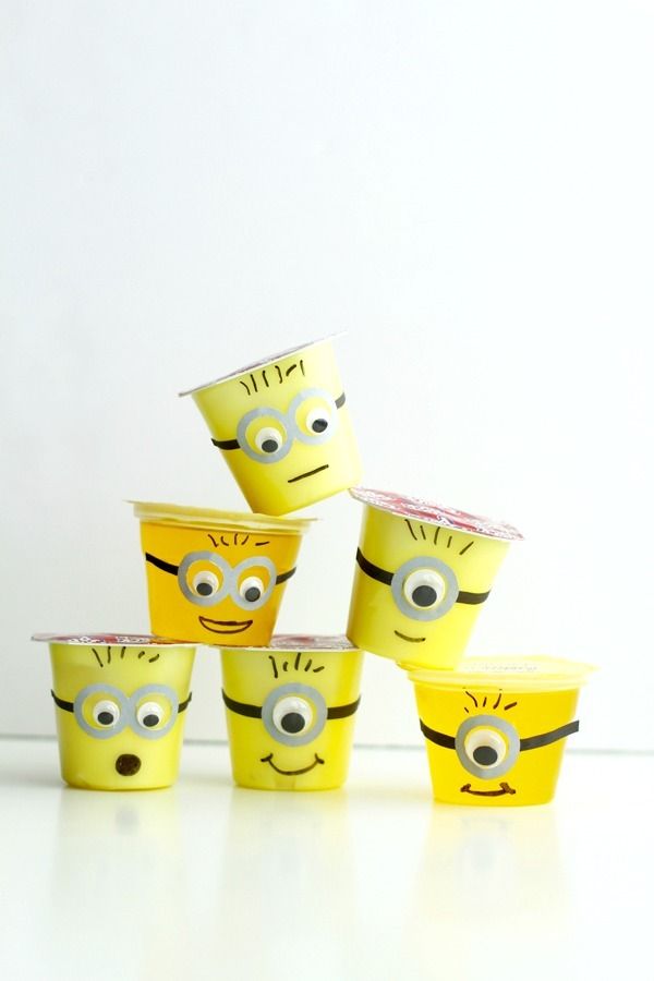 DIY Minion treat made with pudding packs or yogurt cups | I can teach my child