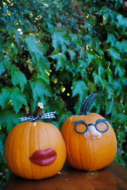 Easy no-carve pumpkin ideas: Mr. Potato Head pumpkins! | Via Jac o' lyn Murphy