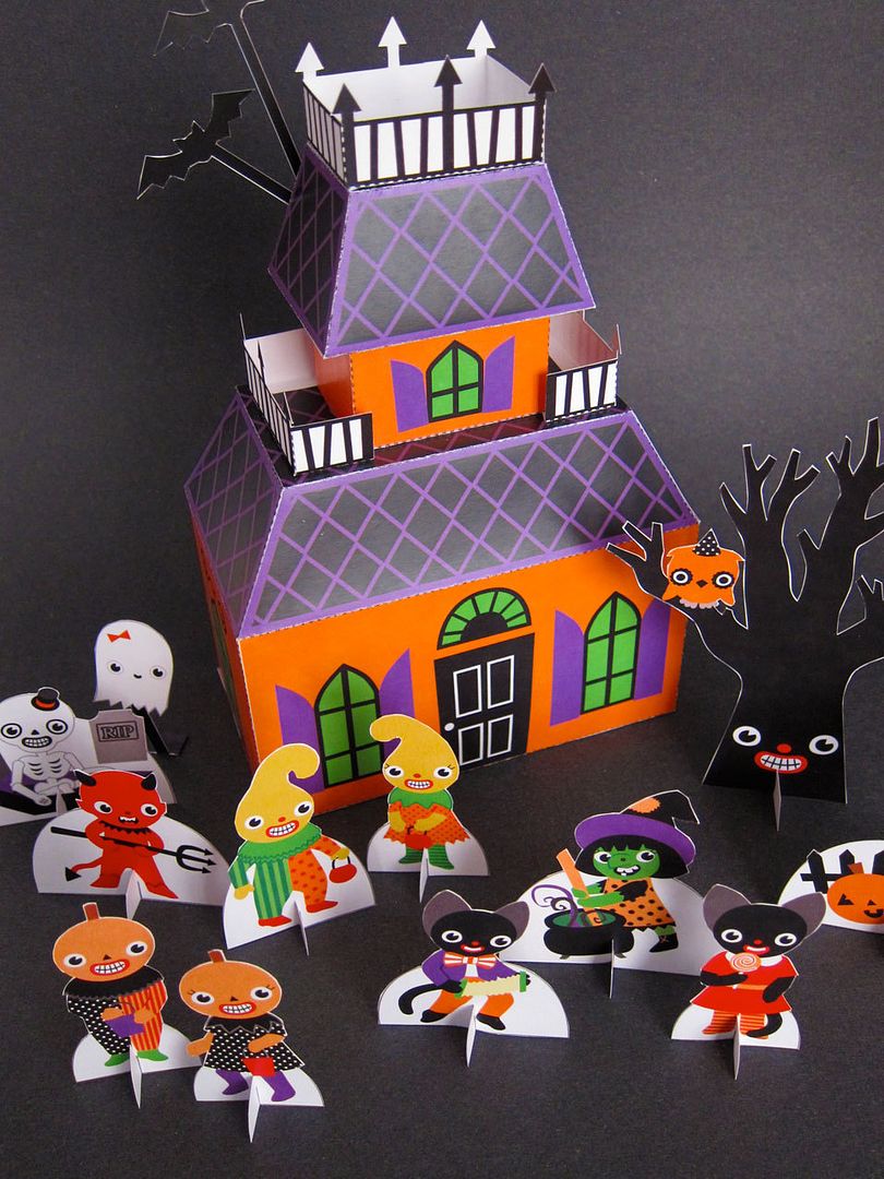 Adorable printable Halloween papercraft playset from Fantastic Toys on Etsy 