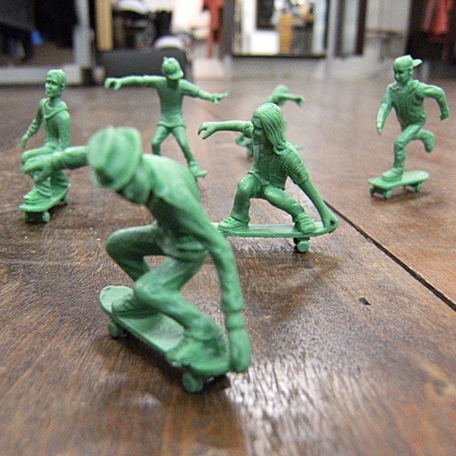 Cool gifts for skateboarders: Toyboarders Skate Series are like the old fashioned little green army men, refashioned as skaters