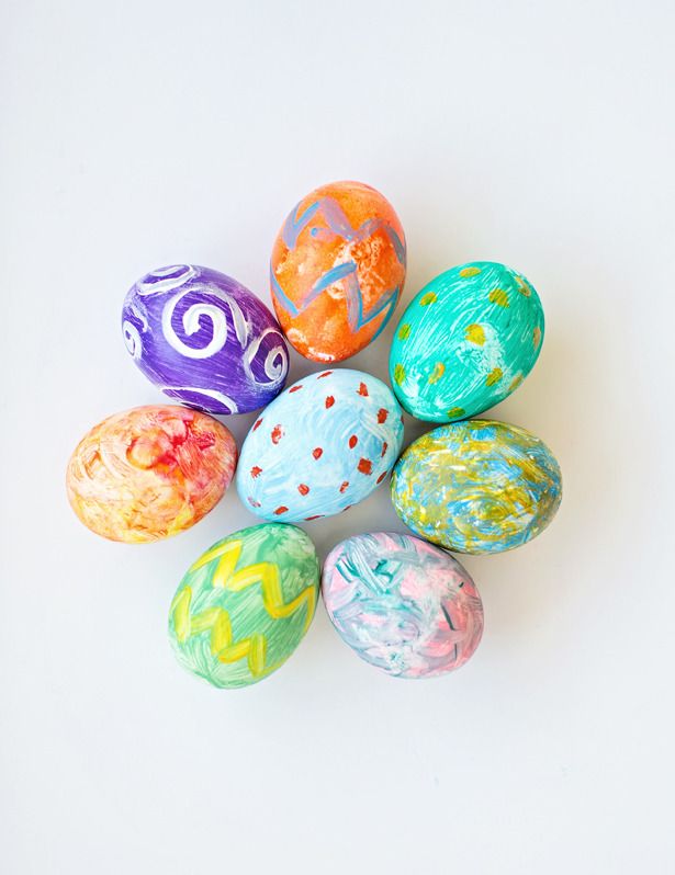 Cool Easter egg decorating ideas: Watercolor painted egg ideas at Hello Wonderful 