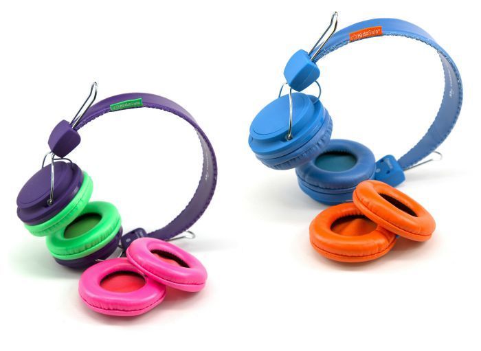 KidzSafe kids headphone reviews: Kids can mix and match stickers, cords, and ear pads to customize their own look