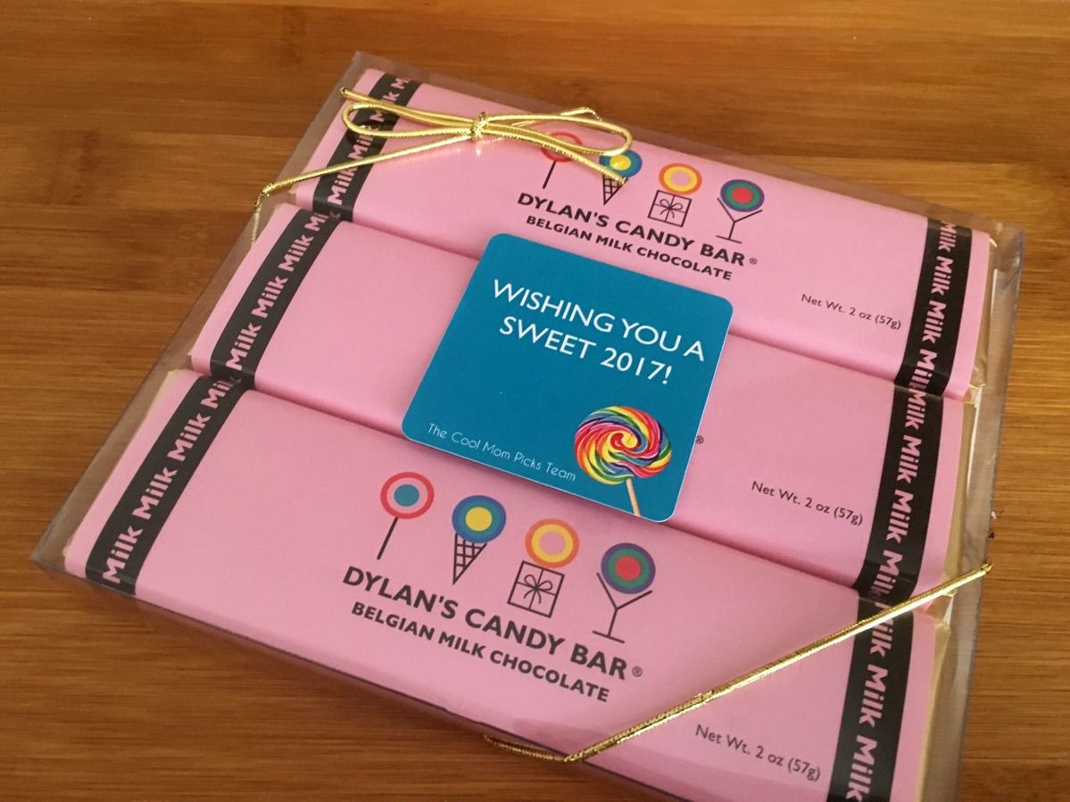 5 ways to make personalized candy favors and gifts from Dylan's Candy Bar Design Shoppe more fun. 