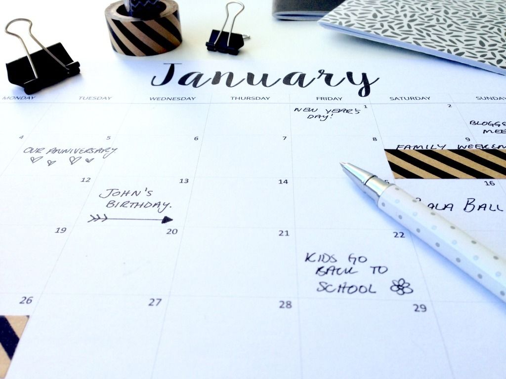 Free printable 2016 calendar with minimalist design by Small Paper Things