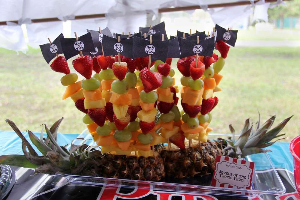 A cool, easy fruit skewer idea for a pirate party
