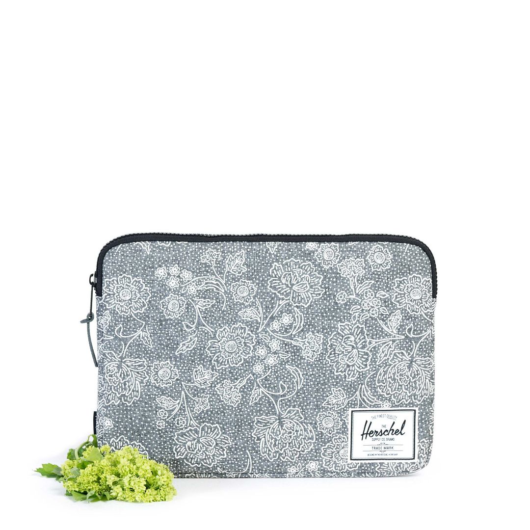 Herschel Supply Mother's Day collection: Floral 13