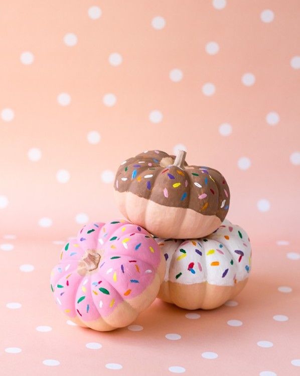 DIY no-carve donut pumpkins on Studio DIY