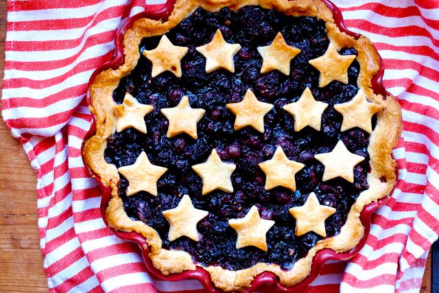 4th of July recipes: Blueberry Star pie at CosmoCookie