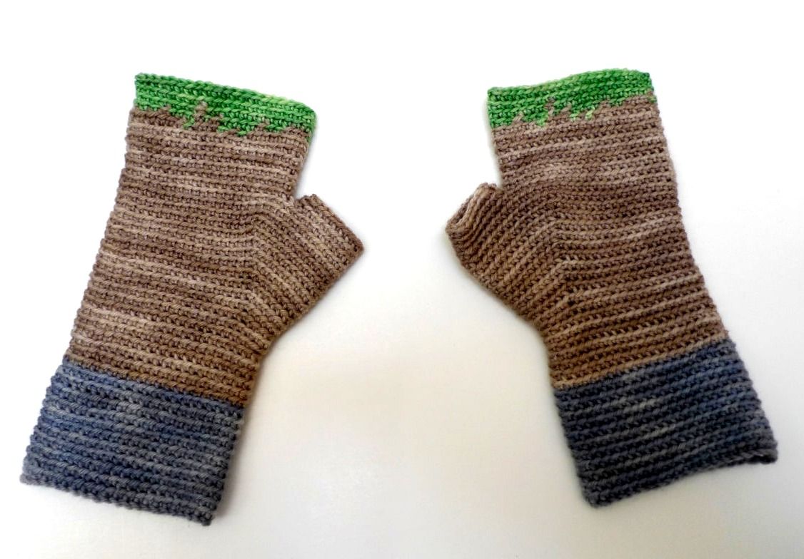 Minecraft gifts: Hand-crocheted Minecraft fingerless mittens