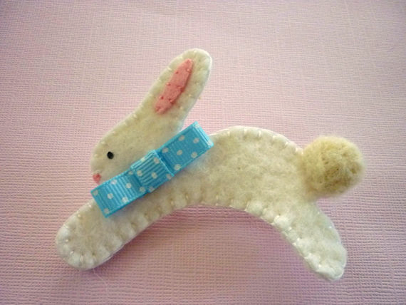 Bunny brooch for Easter at Etsy | Cool Mom PIcks