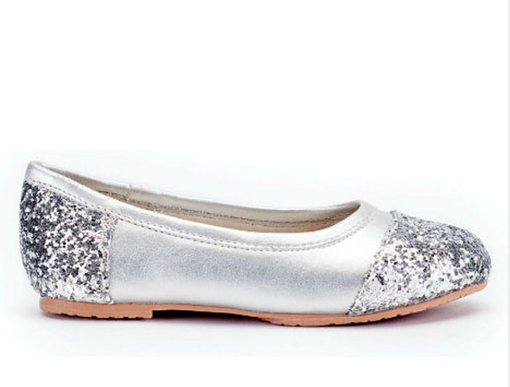 Frozen holiday gifts for kids: girls silver dress shoes