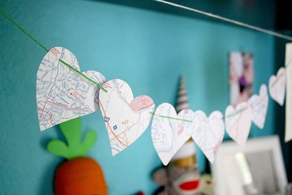 DIY paper hearts map garland