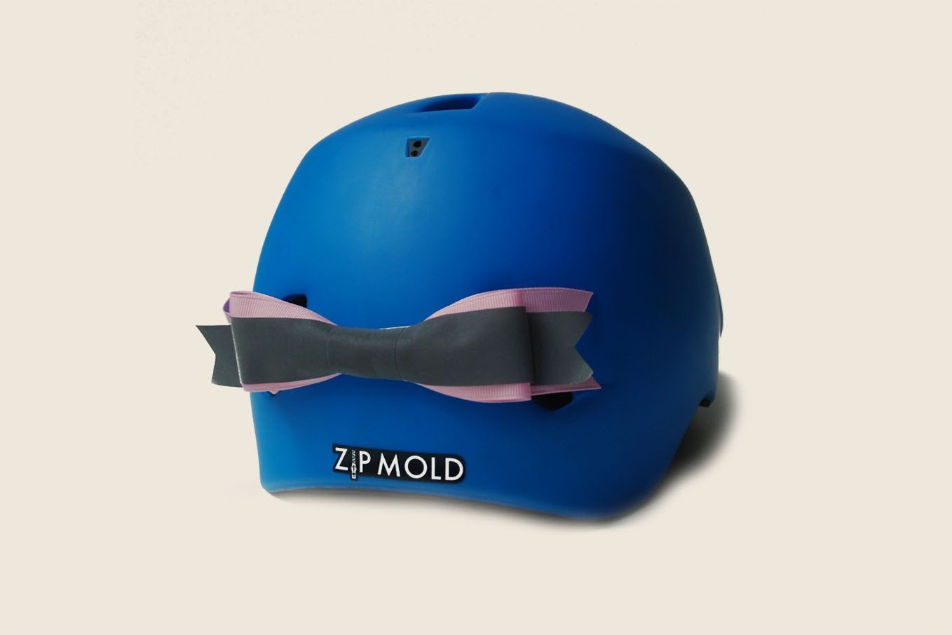 Reflective bike helmet bow for girls to make riding safer | Cool Mom Picks