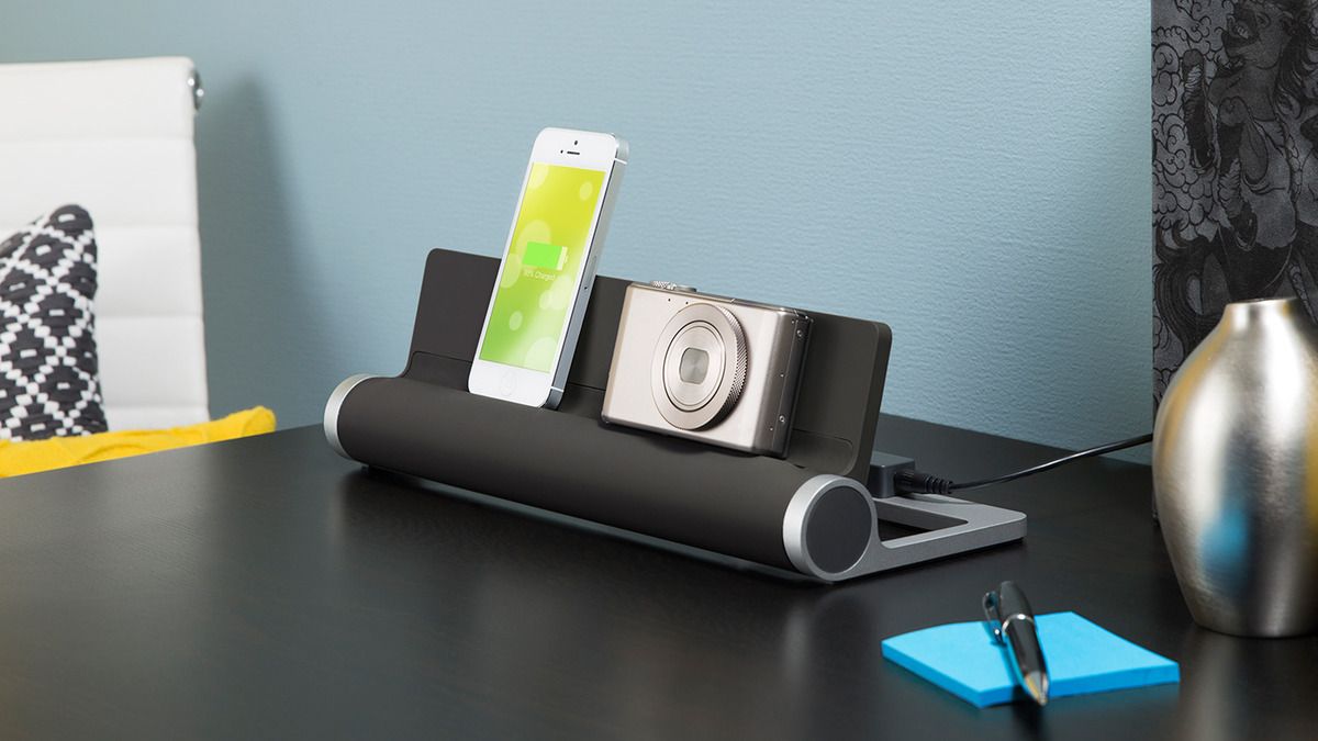 Converge charging station charges up to 4 gadgets at a time and looks fantastic | coolmomtech.com