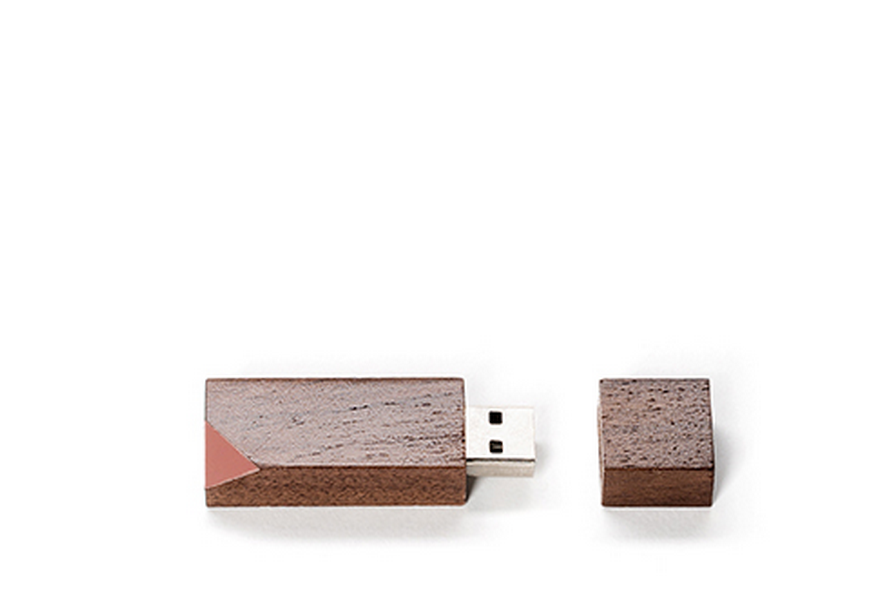Father's Day gifts for geeky dads: Handmade wooden flashdrive