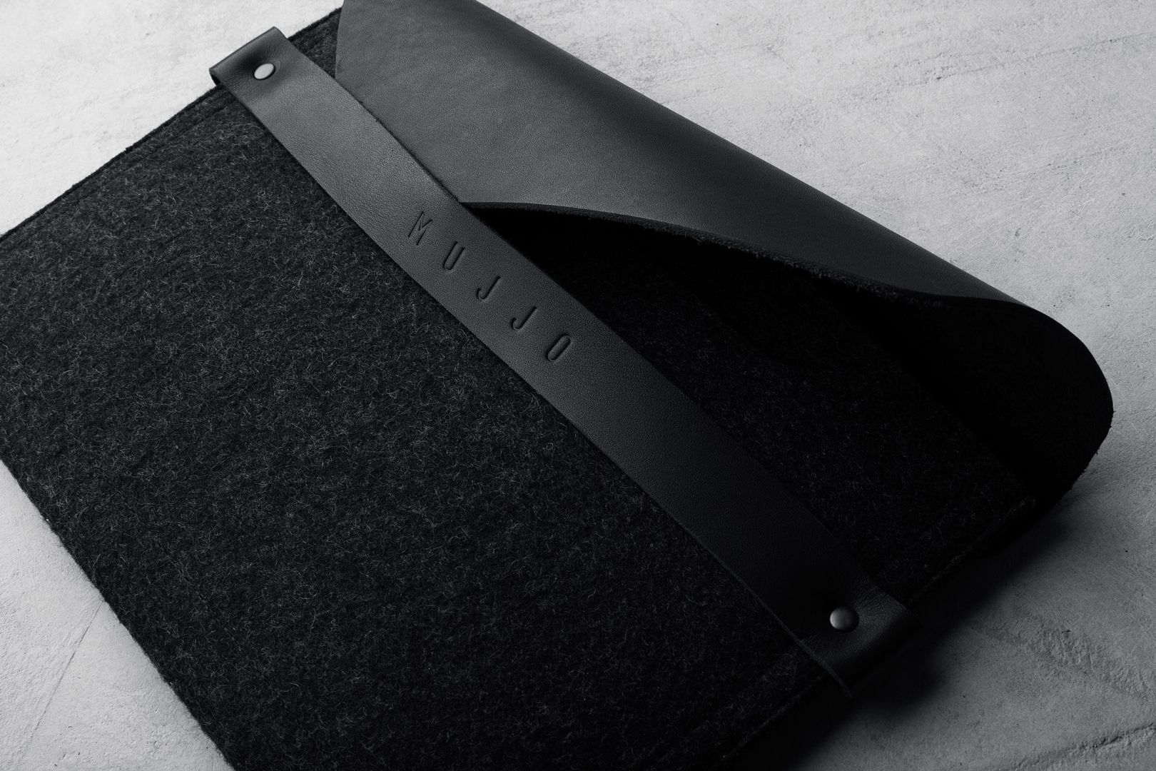 Mujjo black iPad Sleeve | Coolest tech accessories of the year