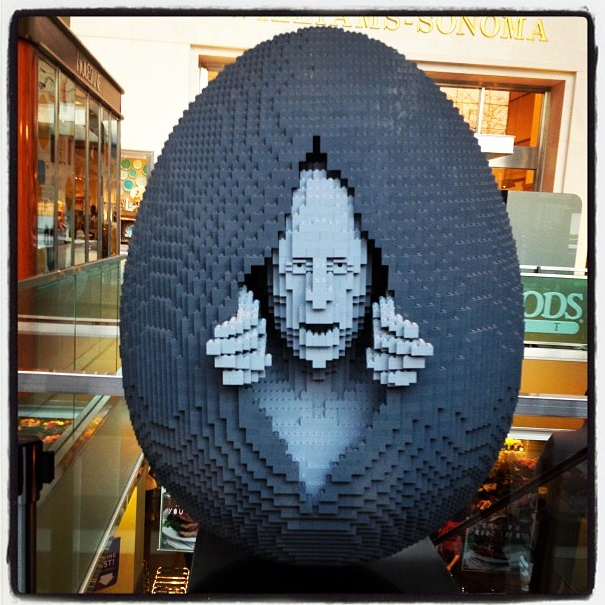Nathan Sawaya LEGO egg - The big Egg Hunt NY | photo @createdbylorraine