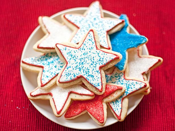 Hamilton party ideas: Have kids decorate their own star sugar cookies, like this recipe from the Cooking Channel