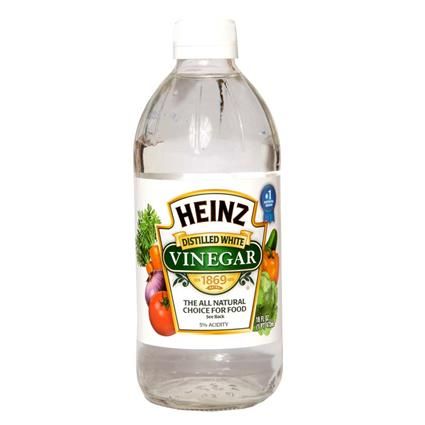 White vinegar: Essential item when you're coloring hair at home!